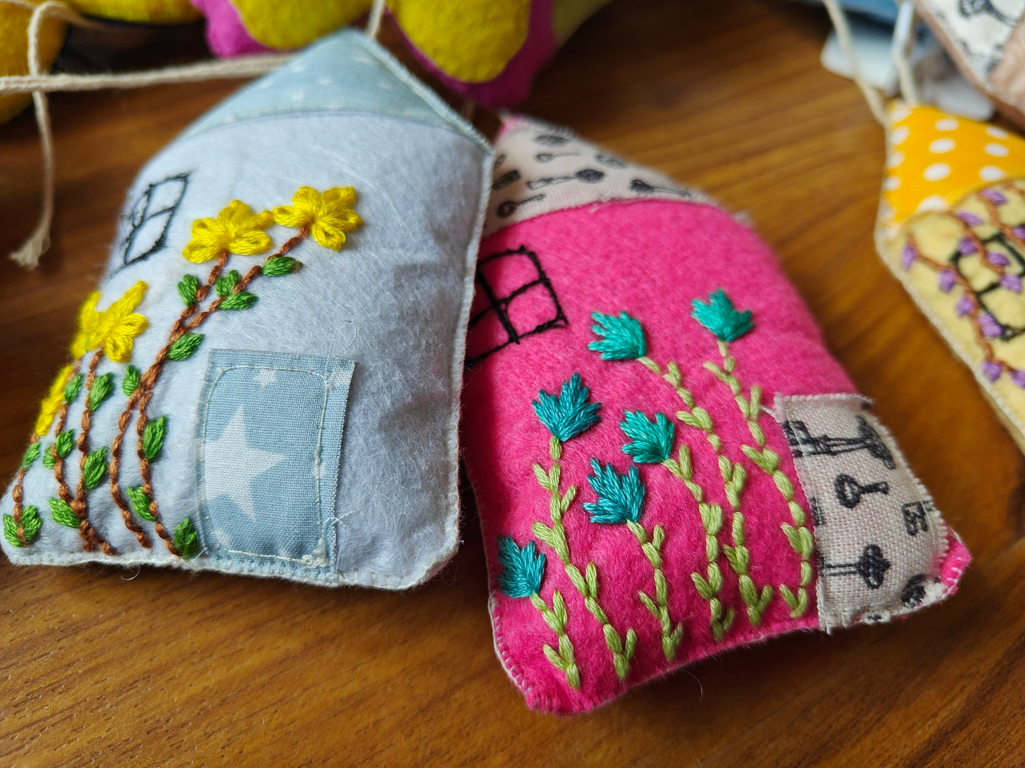 Hut Felt Bunting