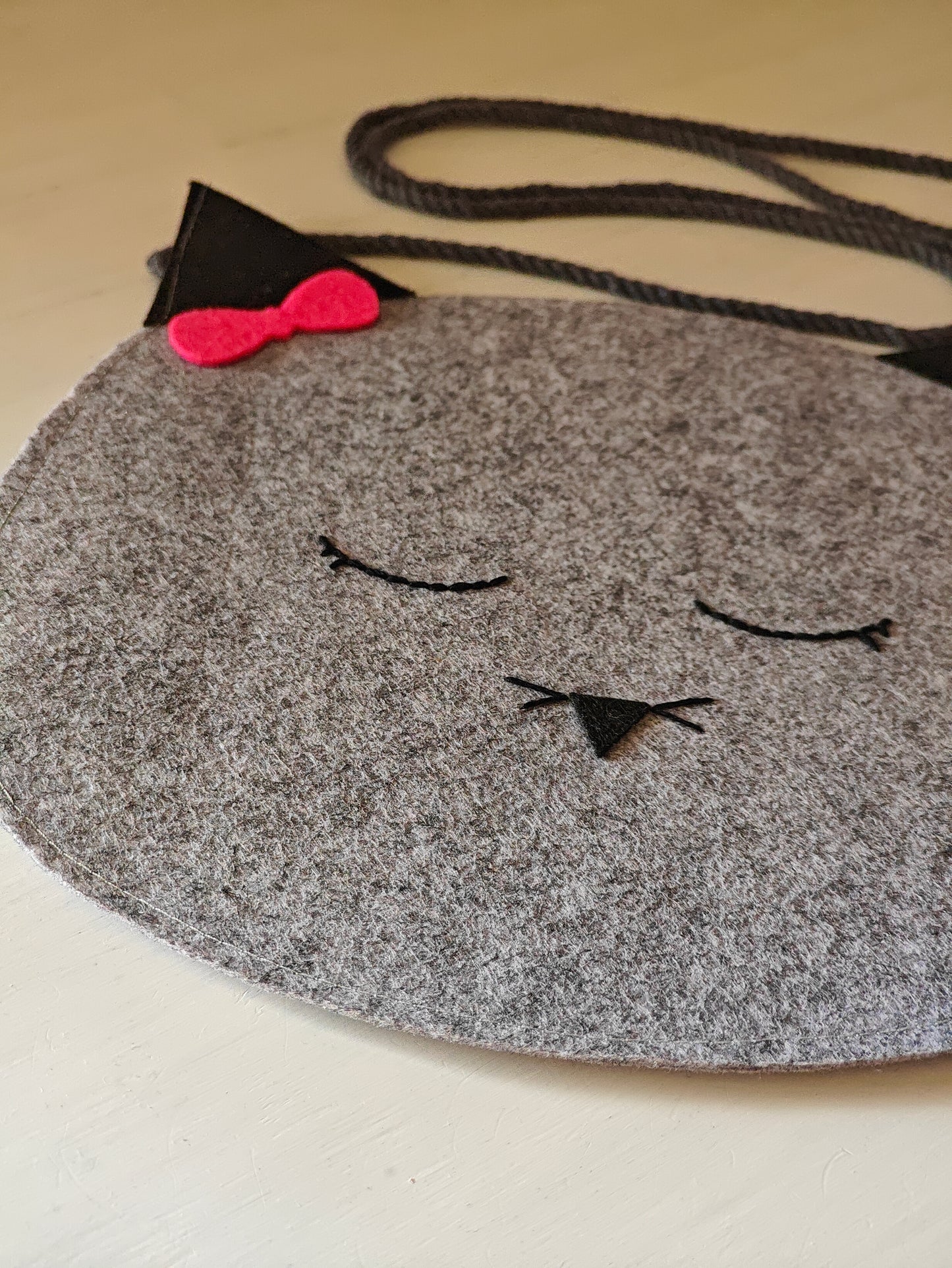 Sling bag Grey Cat