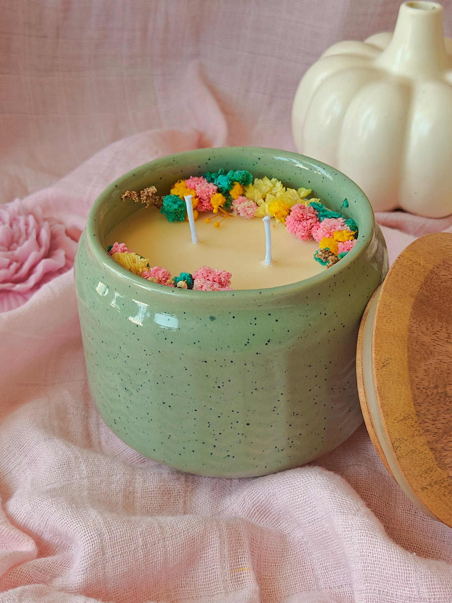 Ceramic jar candle