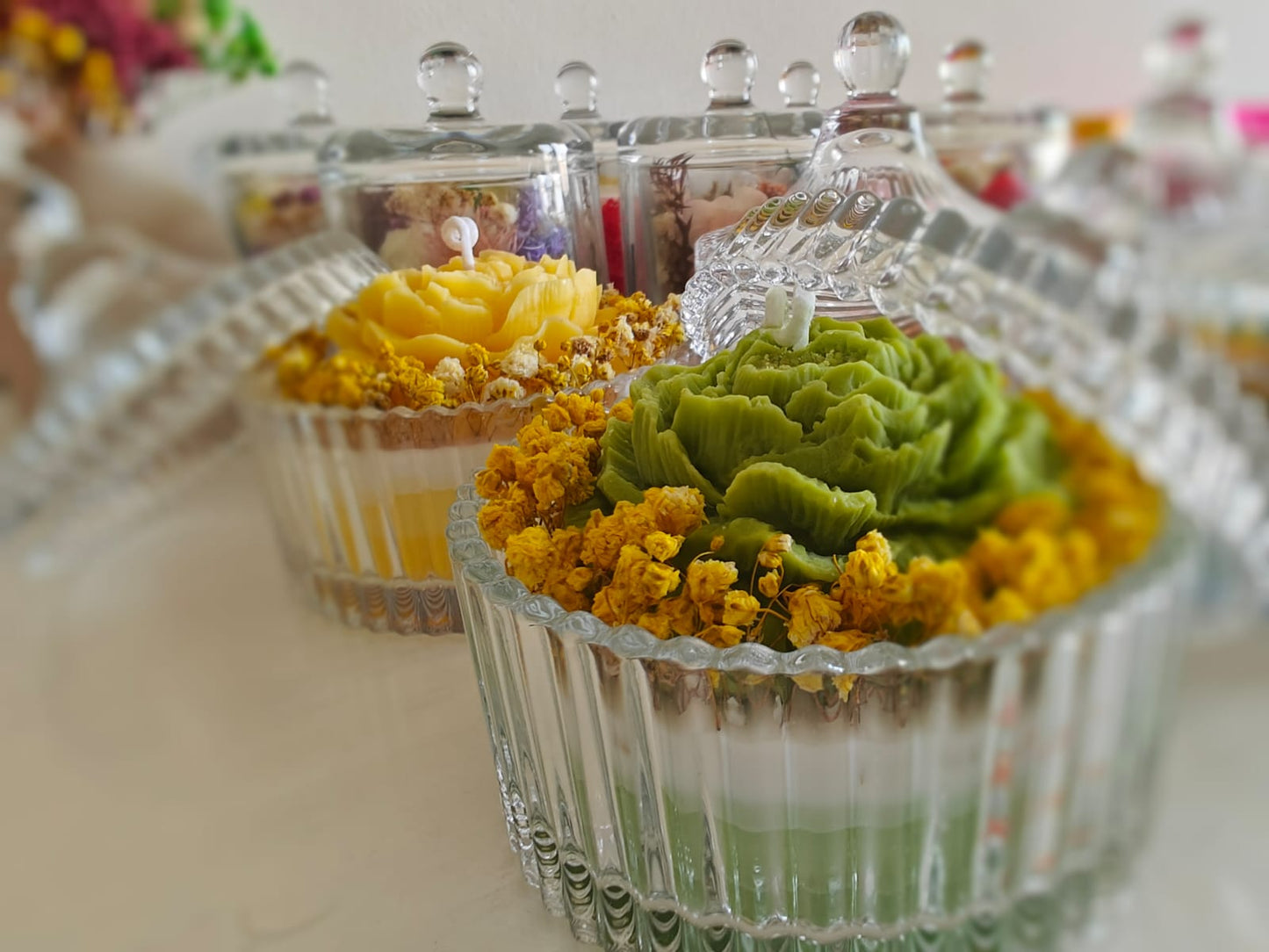 Handcrafted Hand Poured Crystal Glass Jar Glass Lid Soy Wax Candle with Natural Dried Flowers