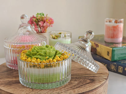 Handcrafted Hand Poured Crystal Glass Jar Glass Lid Soy Wax Candle with Natural Dried Flowers