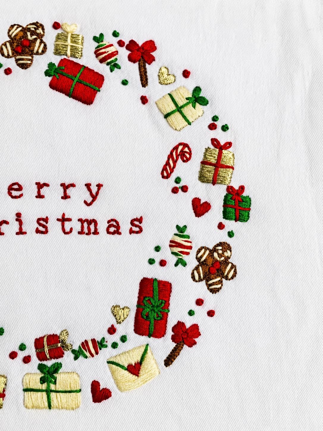 Merry Christmas Wreath Embroidered Cushion Cover — photo 7