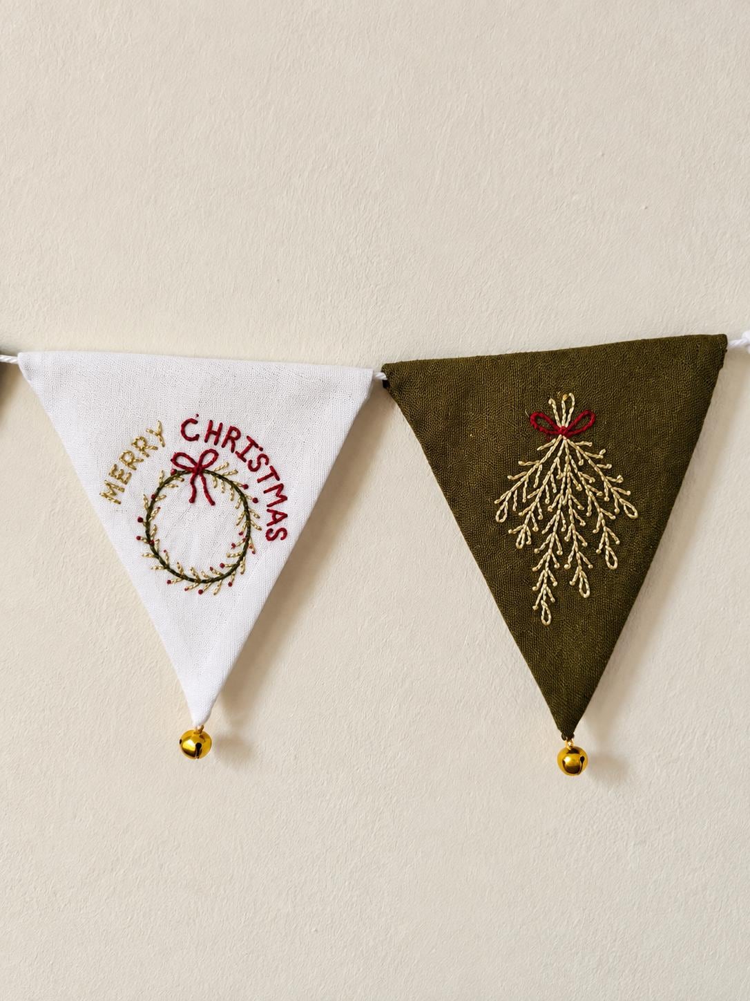 Green & White Embroidered Christmas Bunting with Bells — photo 10