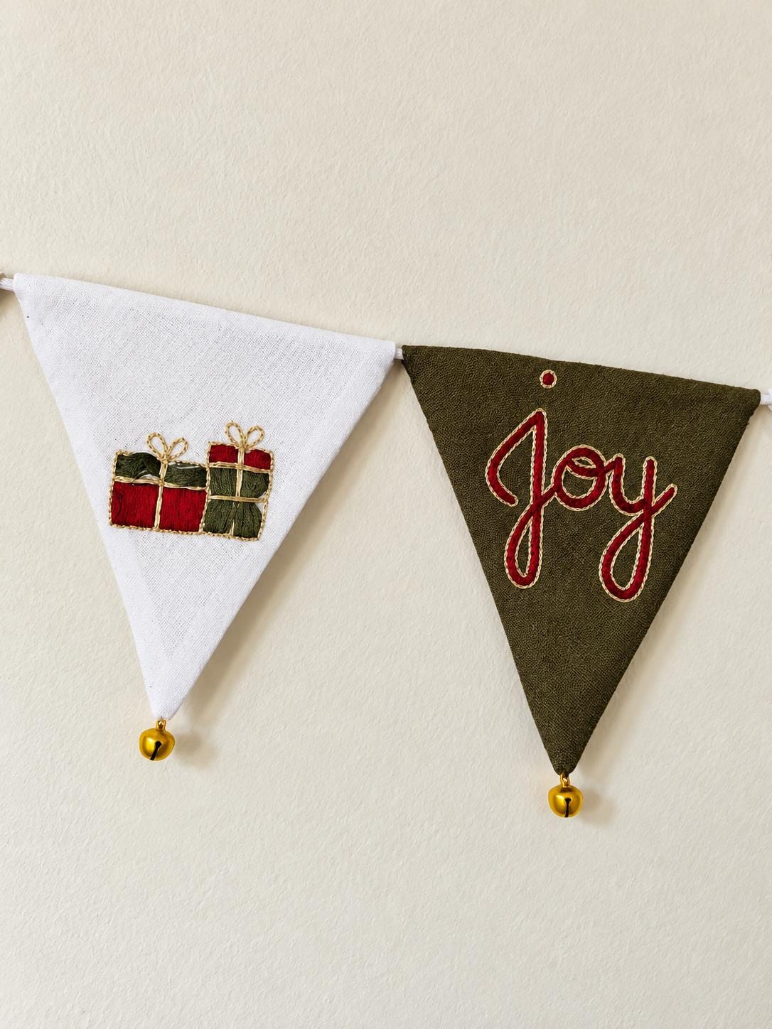 Green & White Embroidered Christmas Bunting with Bells — photo 13